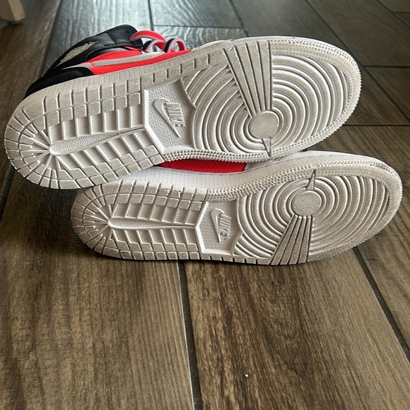 Air Jordan Nike high top shoes - Picture 6 of 8